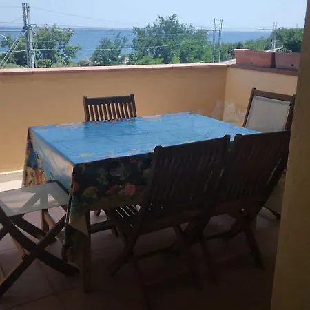 Casamarina Frontemare Con Piscina Letojanni
