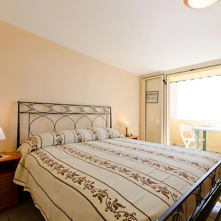 Casamarina Frontemare Con Piscina *