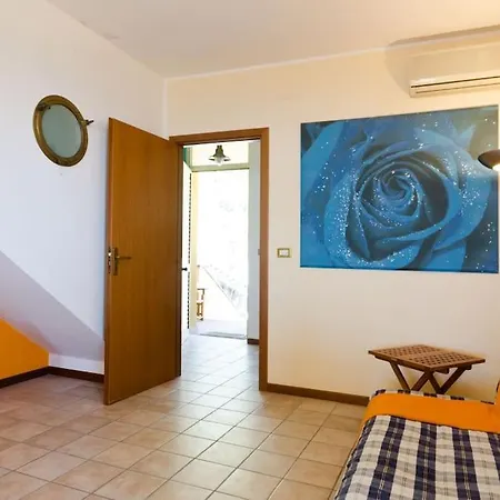 Casamarina Frontemare Con Piscina Letojanni