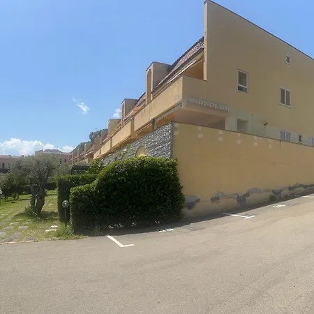 Casamarina Frontemare Con Piscina